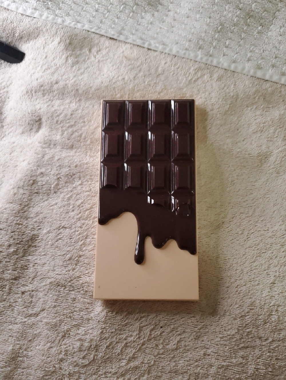 I Heart Revolution Caramel Nudes Palette